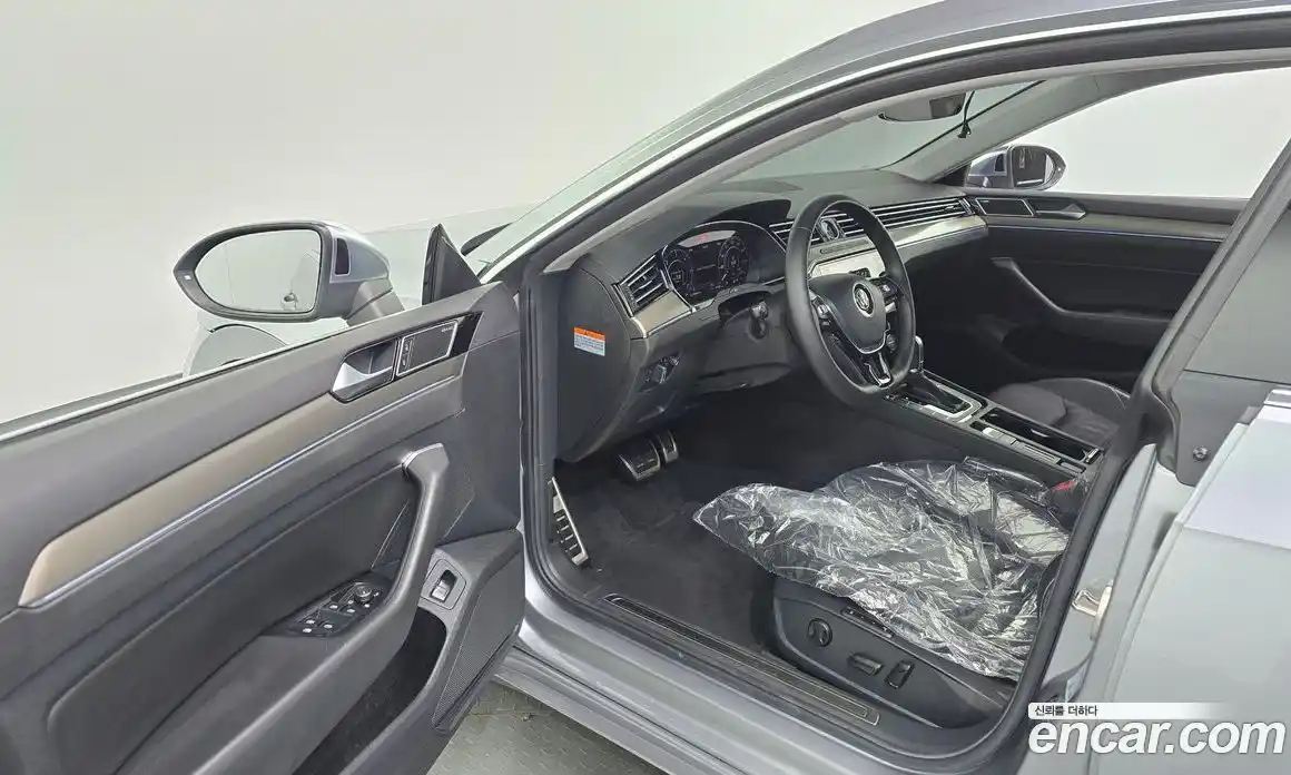 Volkswagen Arteon 2018 2.0 Автомат в Москве № 547420, фото 10