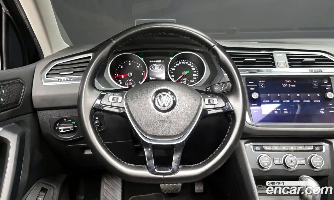 Volkswagen Tiguan 2018 2.0 Автомат в Москве № 547444, фото 13