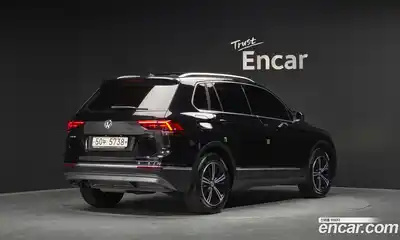 Volkswagen Tiguan 2018 2.0 Автомат в Москве № 547444, миниатюра 2