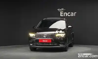 Volkswagen Tiguan 2018 2.0 Автомат в Москве № 547444, миниатюра 3