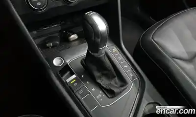 Volkswagen Tiguan 2018 2.0 Автомат в Москве № 547444, миниатюра 9