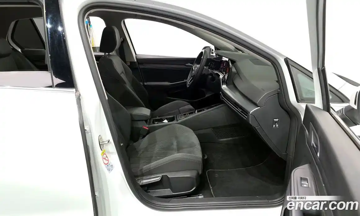 Volkswagen Golf 2022 2.0 Автомат в Москве № 547457, фото 11