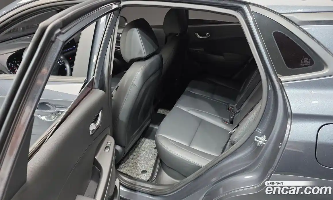 Hyundai Kona 2021 1.6 Автомат в Москве № 10902, фото 4