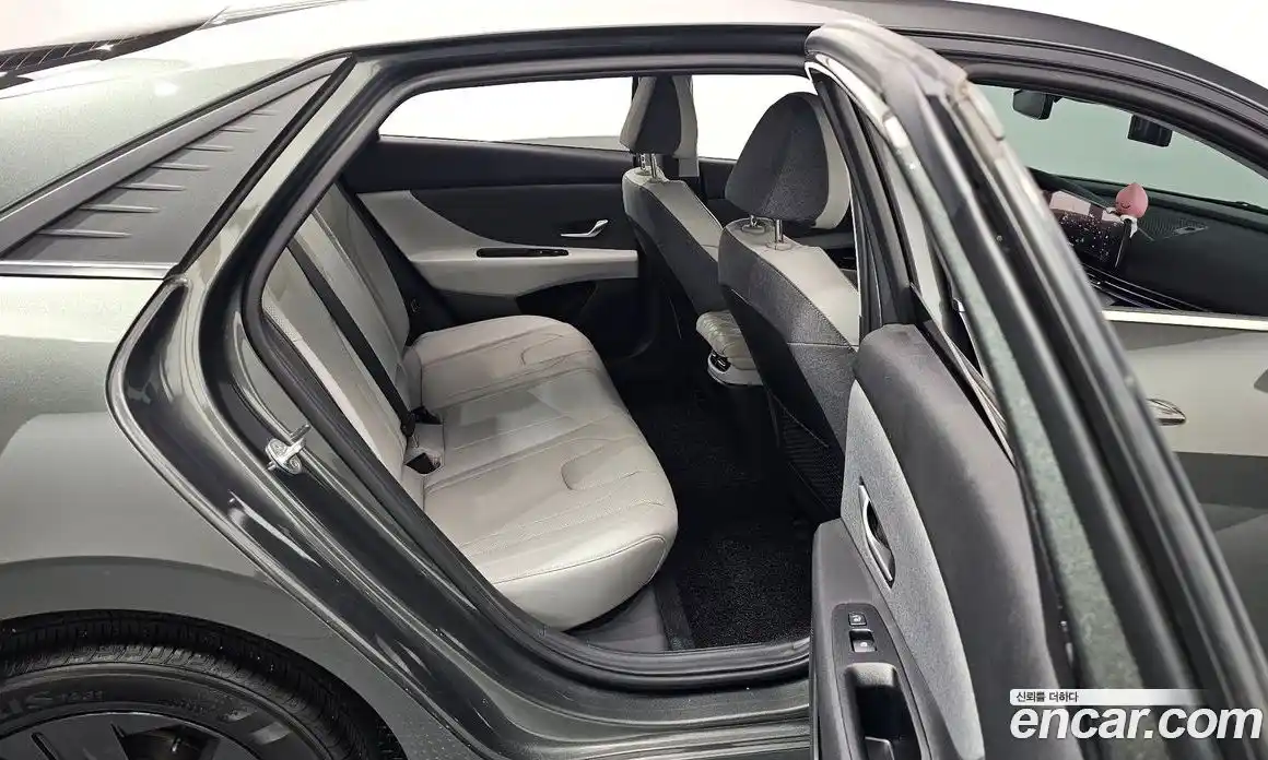 Hyundai Avante 2023 1.6 Автомат в Москве № 110997, фото 11