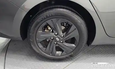 Hyundai Avante 2023 1.6 Автомат в Москве № 110997, миниатюра 5