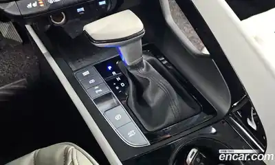 Hyundai Avante 2023 1.6 Автомат в Москве № 110997, миниатюра 9