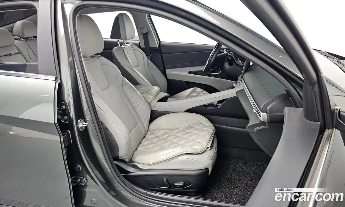 Hyundai Avante 2023 1.6 Автомат в Москве № 110997, фото 10