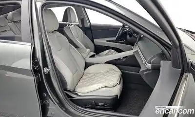 Hyundai Avante 2023 1.6 Автомат в Москве № 110997, миниатюра 10