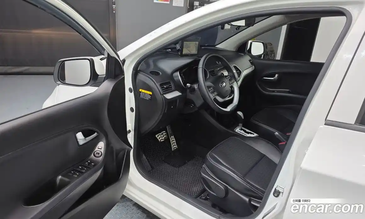 Kia Morning 2016 1.0 Автомат в Москве № 120383, фото 13