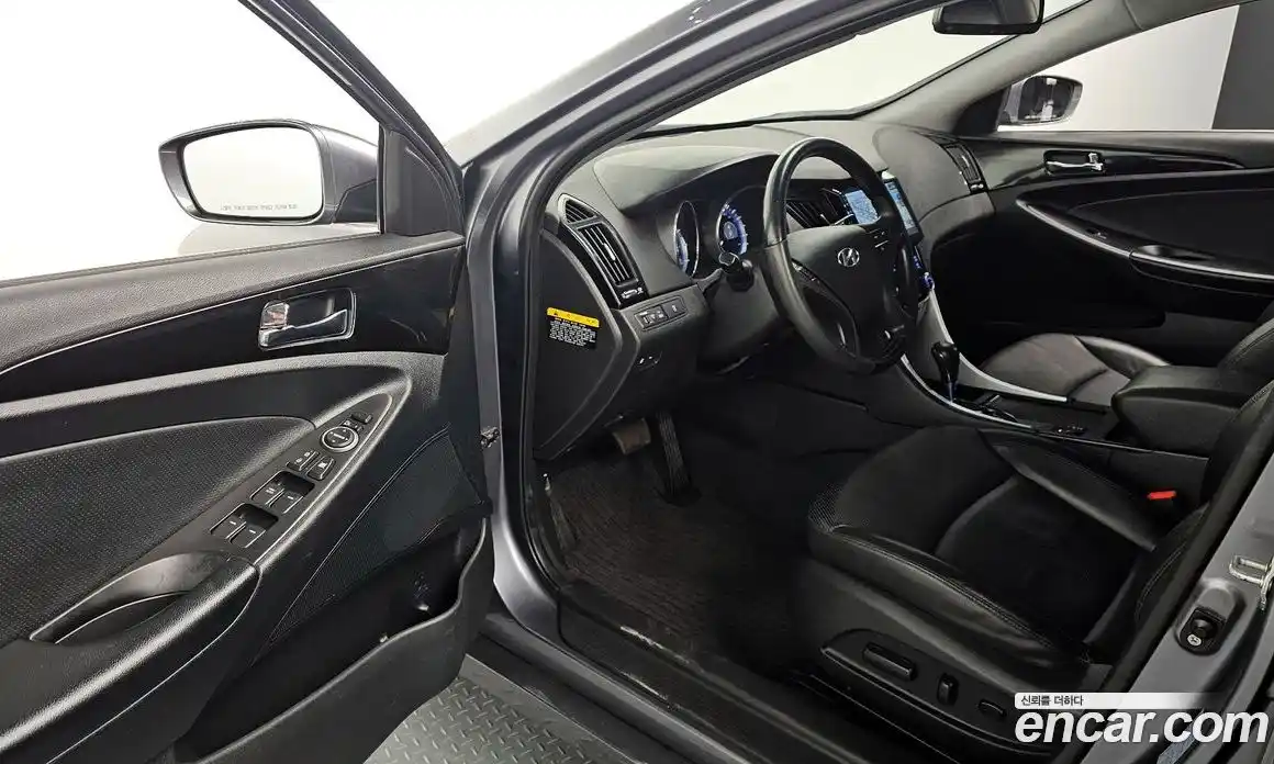 Hyundai Sonata 2011 2.0 Автомат в Москве № 126163, фото 11