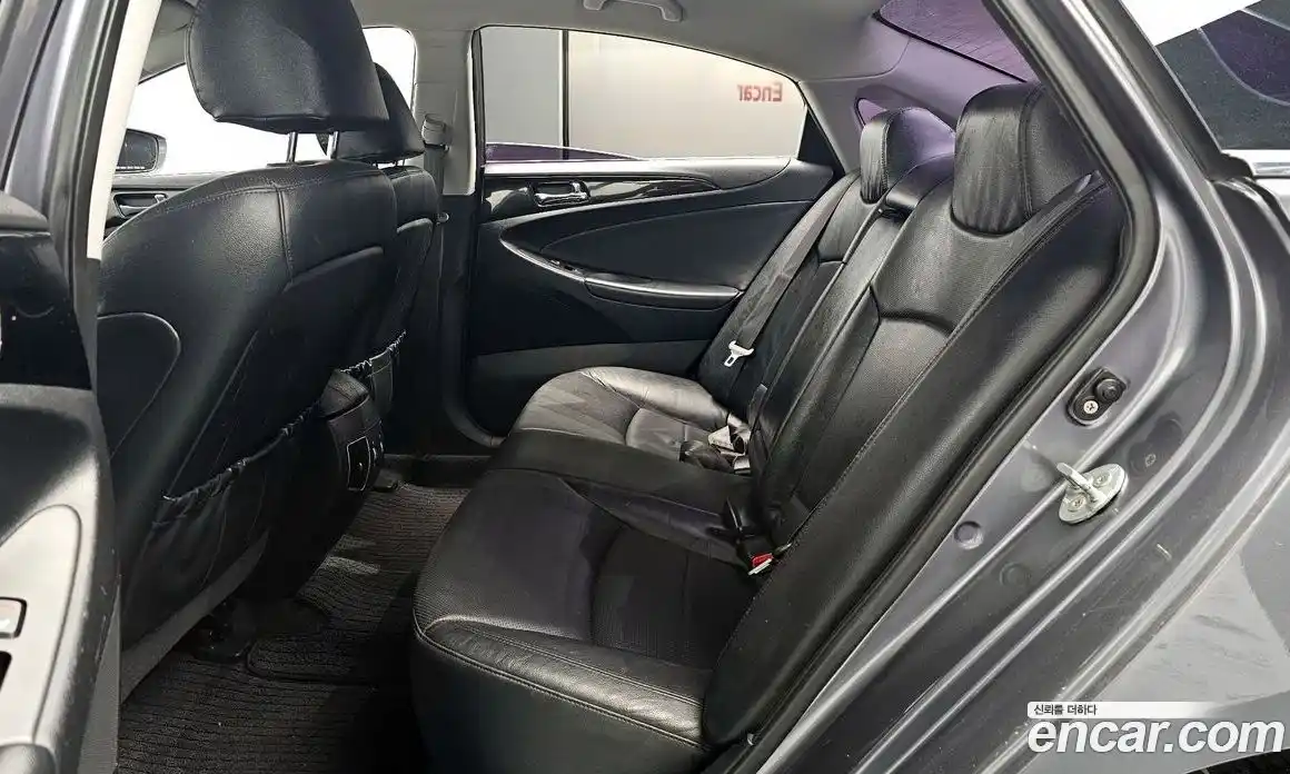 Hyundai Sonata 2011 2.0 Автомат в Москве № 126163, фото 12