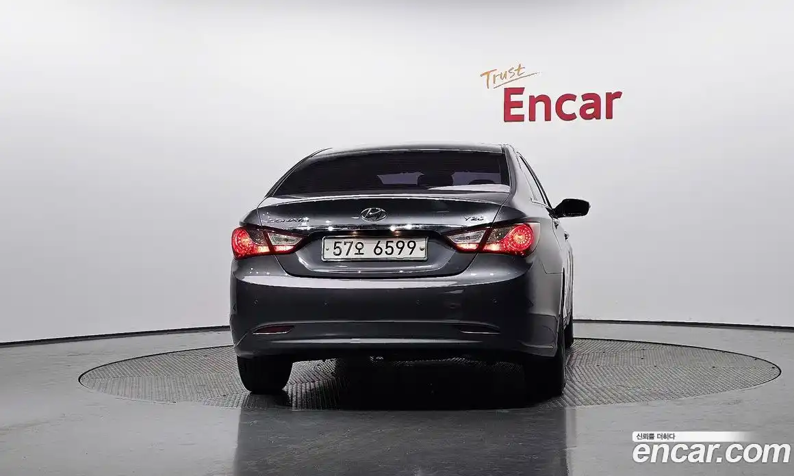 Hyundai Sonata 2011 2.0 Автомат в Москве № 126163, фото 4