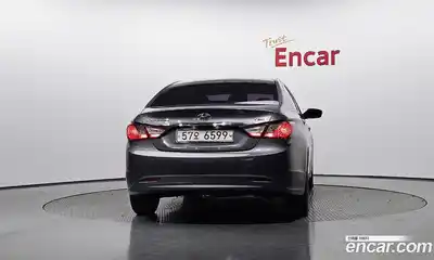 Hyundai Sonata 2011 2.0 Автомат в Москве № 126163, миниатюра 4