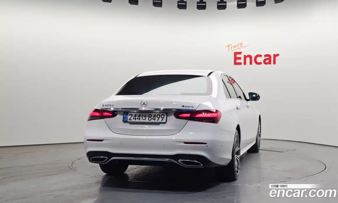 Mercedes-Benz E-Class 2022 1.9 Автомат в Москве № 143100, фото 10