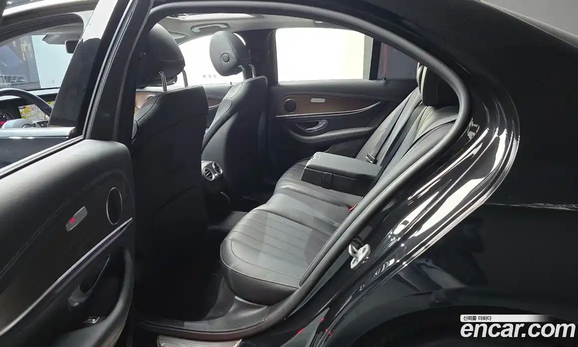 Mercedes-Benz E-Class 2020 1.9 Автомат в Москве № 150703, фото 11