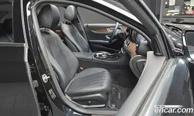 Mercedes-Benz E-Class 2020 1.9 Автомат в Москве № 150703, миниатюра 12