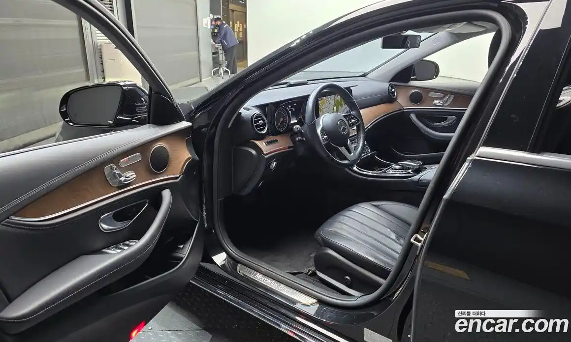 Mercedes-Benz E-Class 2020 1.9 Автомат в Москве № 150703, фото 10