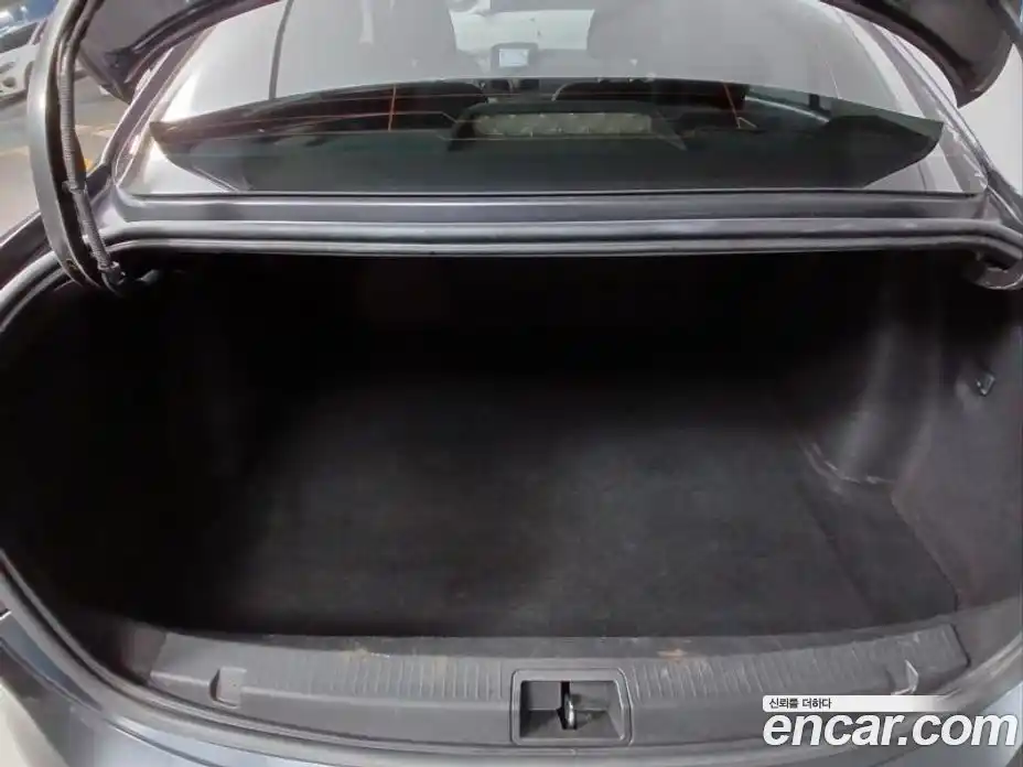 Renault SM3 2015 1.6 Автомат в Москве № 153055, фото 17