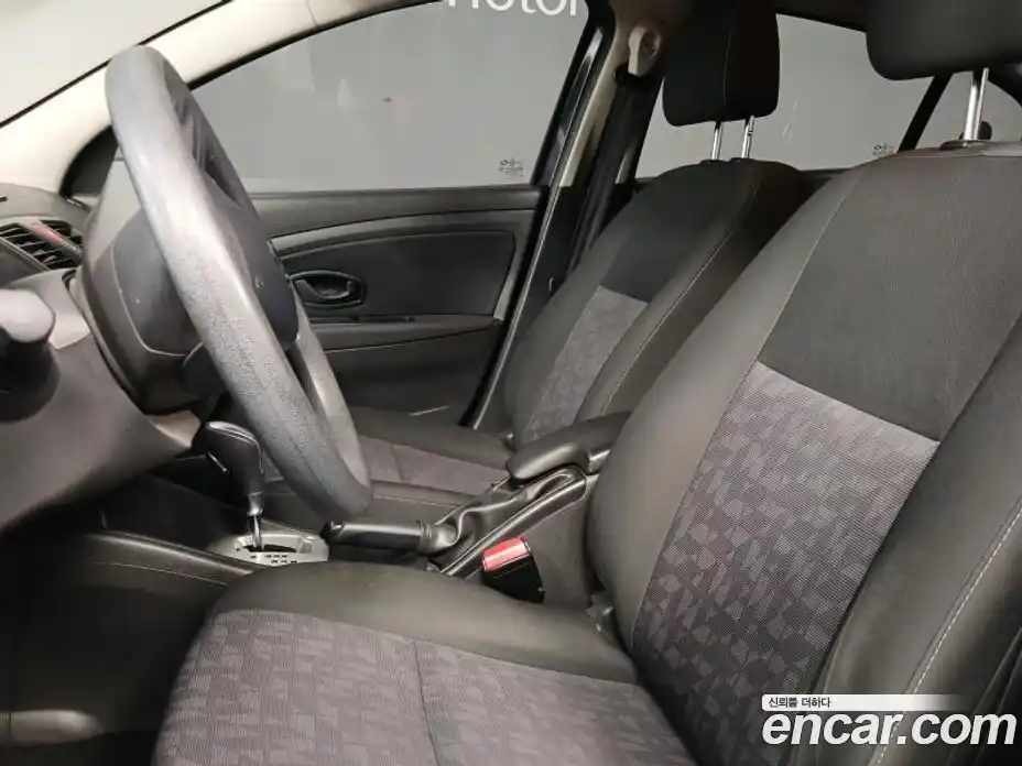 Renault SM3 2015 1.6 Автомат в Москве № 153055, фото 7