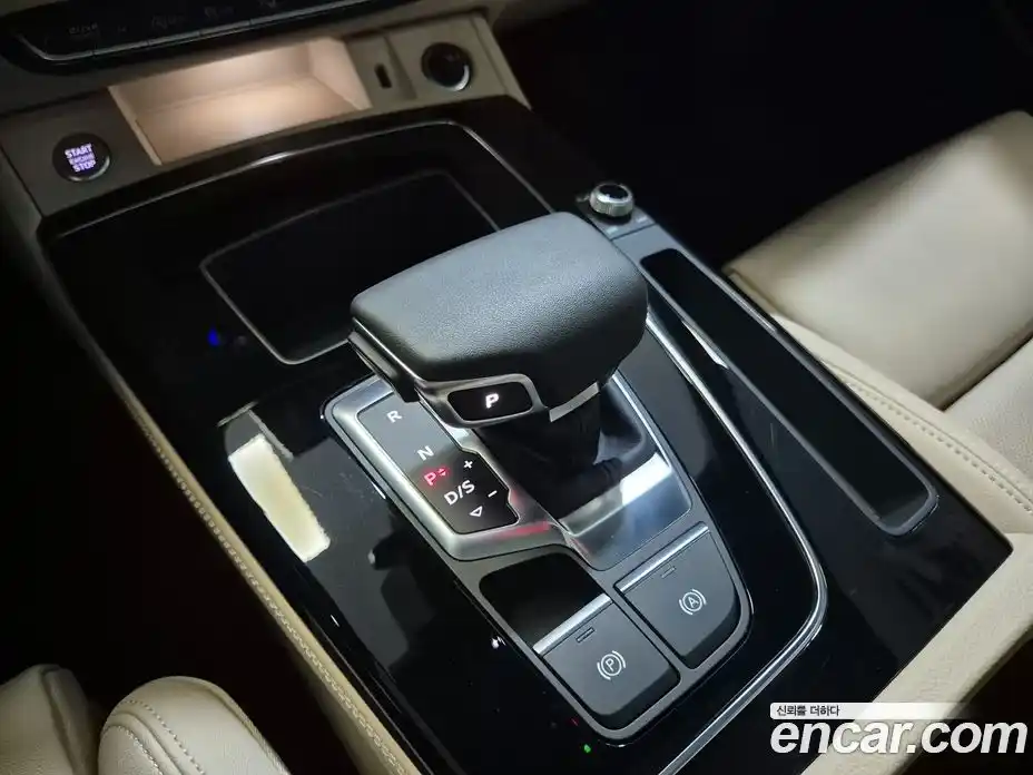 Audi Q5 2024 2.0 Автомат в Москве № 155240, фото 9