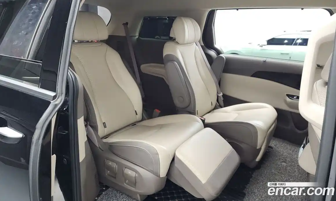 Kia Canival 2022 3.5 Автомат в Москве № 15621, фото 18