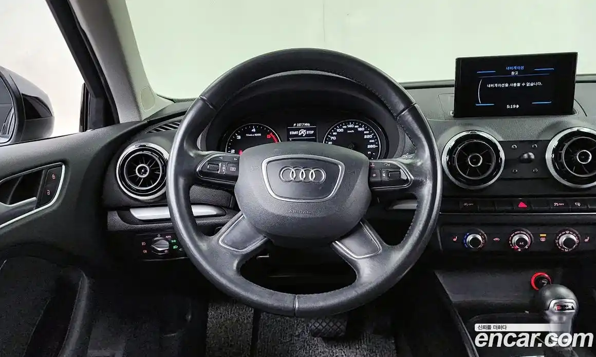 Audi A3 2015 1.6 Автомат в Москве № 158828, фото 13