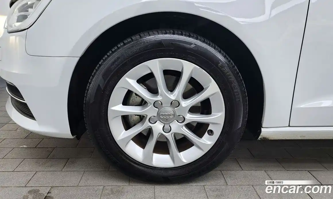 Audi A3 2015 1.6 Автомат в Москве № 158828, фото 5