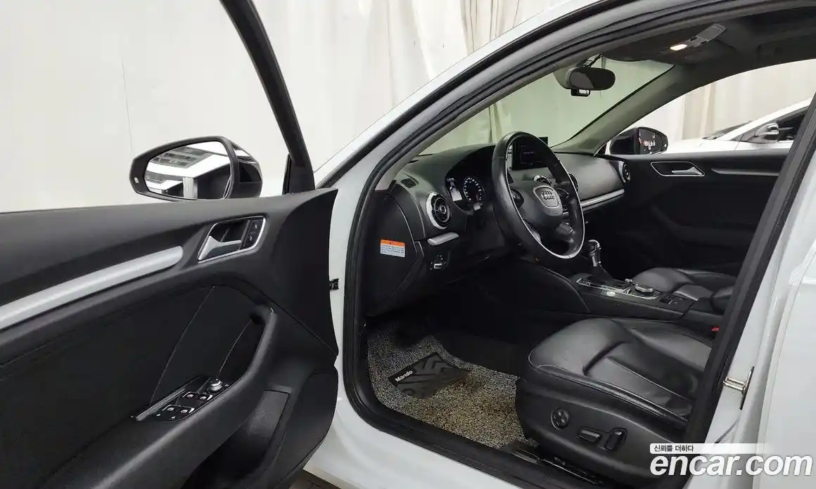 Audi A3 2015 1.6 Автомат в Москве № 158828, фото 10