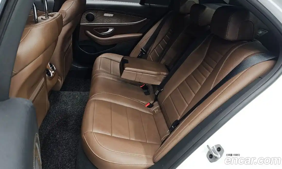 Mercedes-Benz E-Class 2021 2.0 Автомат в Москве № 158982, фото 12