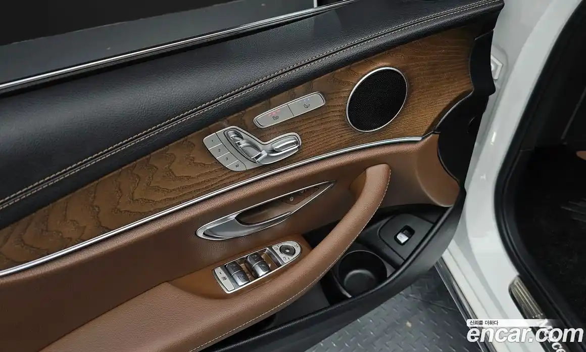 Mercedes-Benz E-Class 2021 2.0 Автомат в Москве № 158982, фото 18