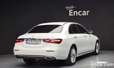 Mercedes-Benz E-Class 2021 2.0 Автомат в Москве № 158982, миниатюра 2