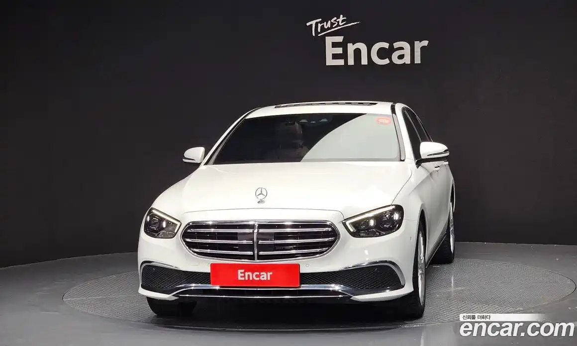 Mercedes-Benz E-Class 2021 2.0 Автомат в Москве № 158982, фото 3