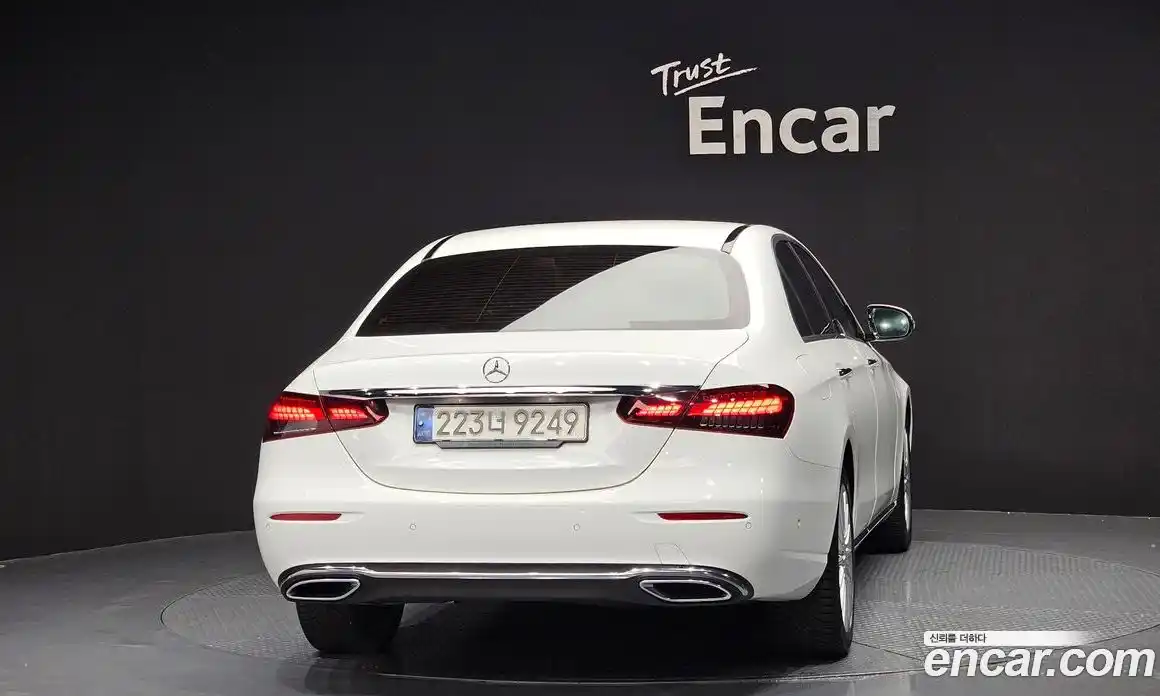 Mercedes-Benz E-Class 2021 2.0 Автомат в Москве № 158982, фото 4