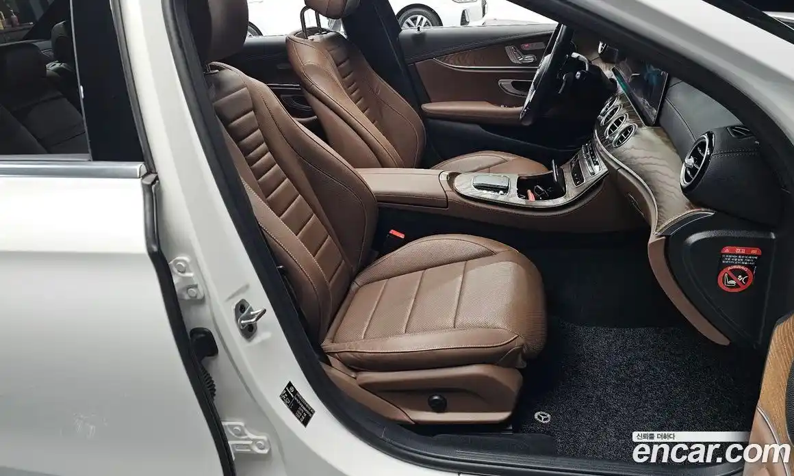 Mercedes-Benz E-Class 2021 2.0 Автомат в Москве № 158982, фото 10