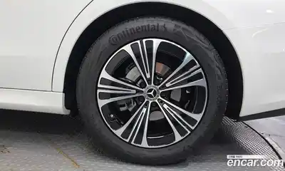 Mercedes-Benz E-Class 2025 2.0 Автомат в Москве № 160033, миниатюра 5