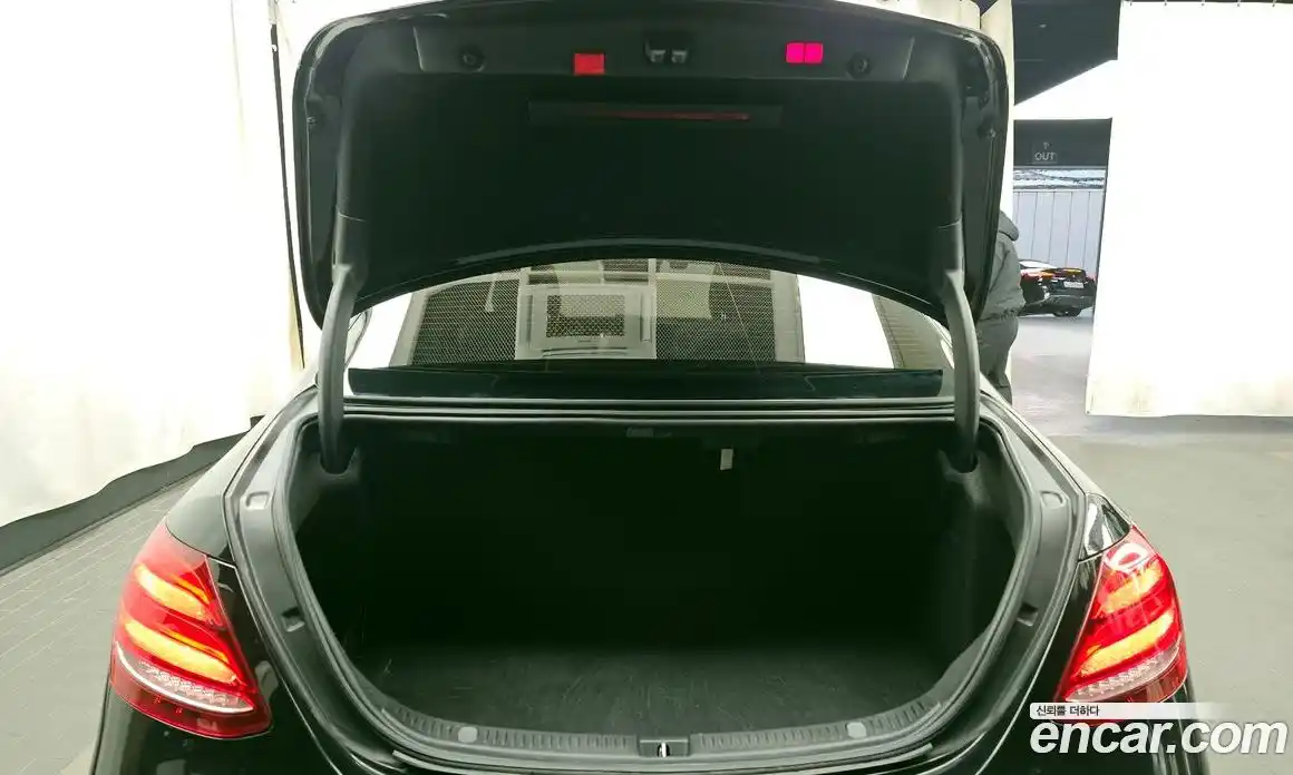 Mercedes-Benz E-Class 2020 2.0 Автомат в Москве № 160408, фото 20