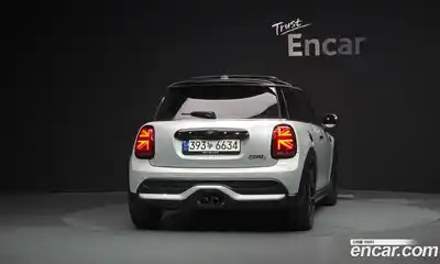 Mini Cooper 2023 2.0 Автомат в Москве № 162811, миниатюра 4