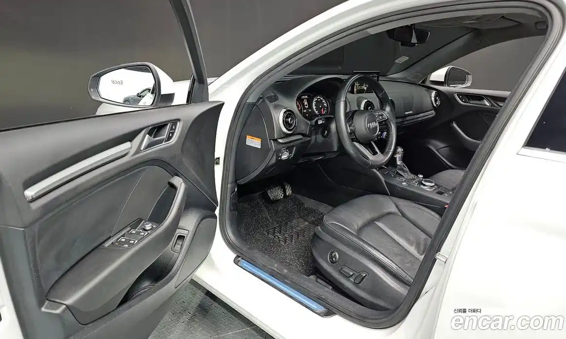 Audi A3 2018 2.0 Автомат в Москве № 162921, фото 17