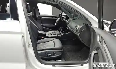 Audi A3 2018 2.0 Автомат в Москве № 162921, миниатюра 8