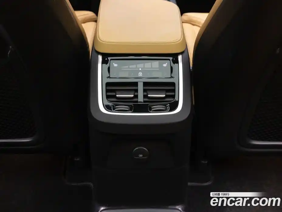 Volvo XC90 2024 2.0 Автомат в Москве № 164733, фото 16