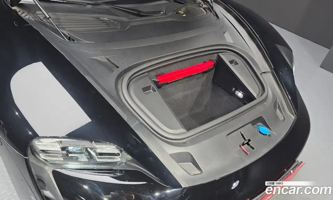 Porsche Taycan 2021 0.1 Автомат в Москве № 165275, фото 6