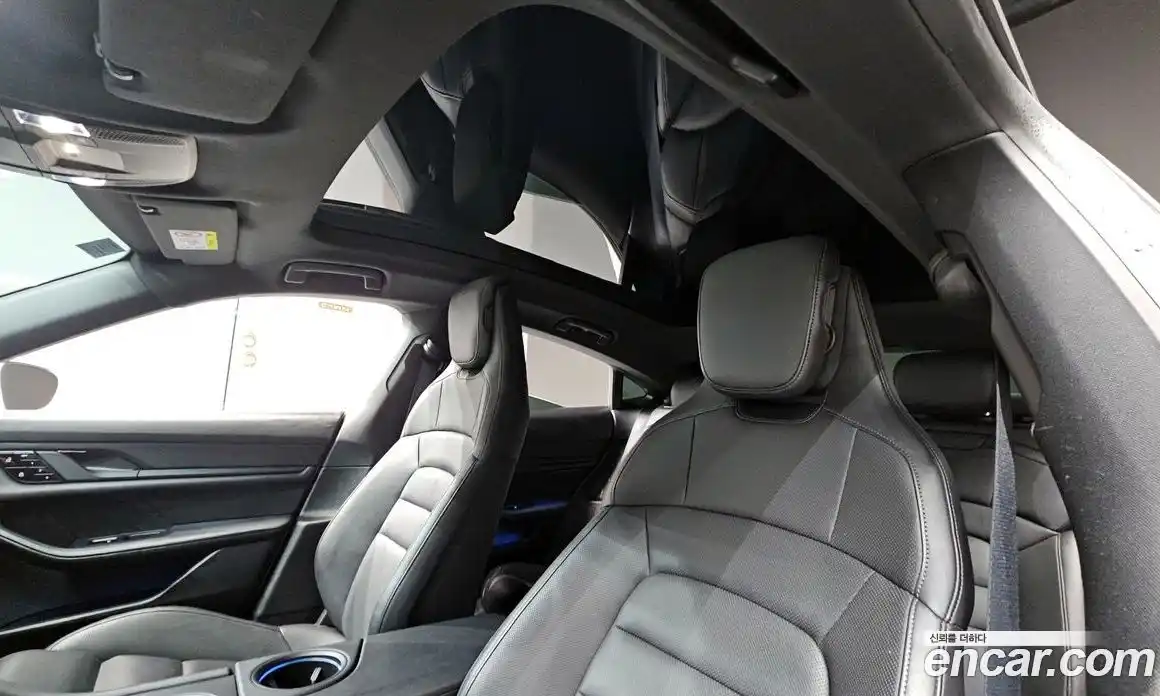 Porsche Taycan 2021 0.1 Автомат в Москве № 165293, фото 11