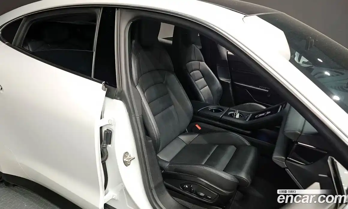 Porsche Taycan 2021 0.1 Автомат в Москве № 165293, фото 10