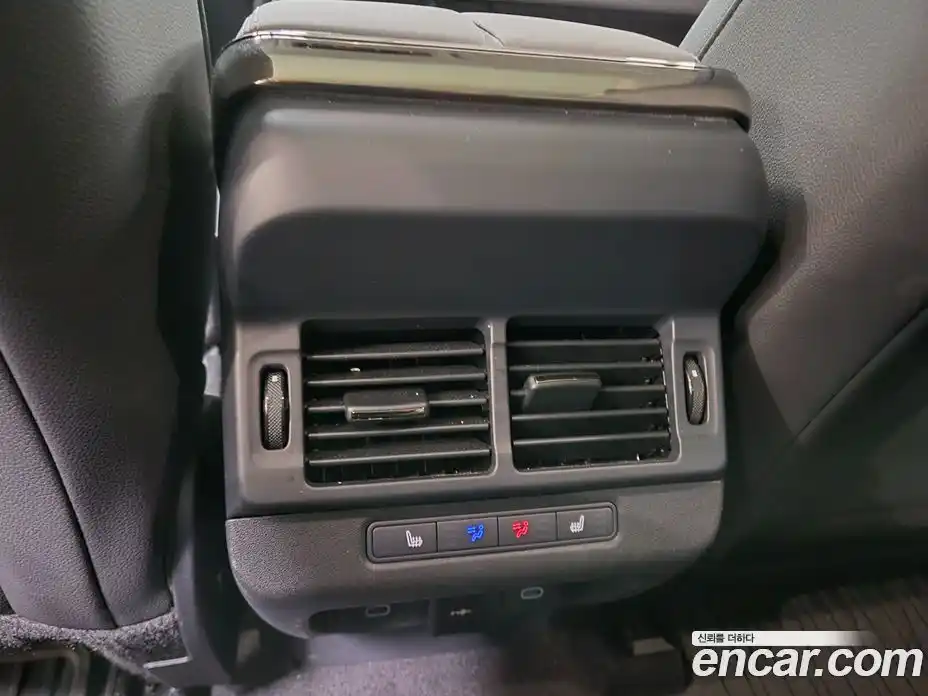 Land Rover Range-Rover Evoque 2025 2.0 Автомат в Москве № 166087, фото 18