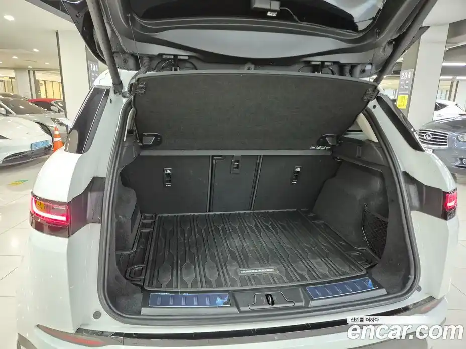 Land Rover Range-Rover Evoque 2025 2.0 Автомат в Москве № 166087, фото 6