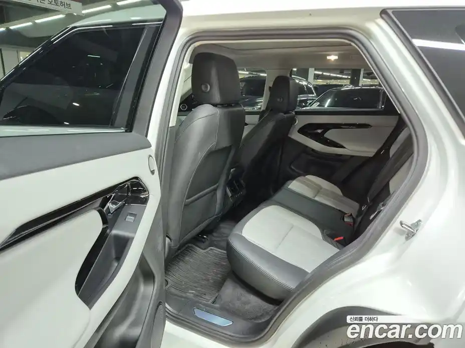 Land Rover Range-Rover Evoque 2025 2.0 Автомат в Москве № 166087, фото 9