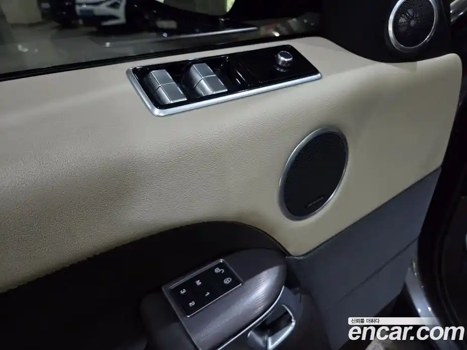 Land Rover Range-Rover Sport 2019 3.0 Автомат в Москве № 166892, фото 15