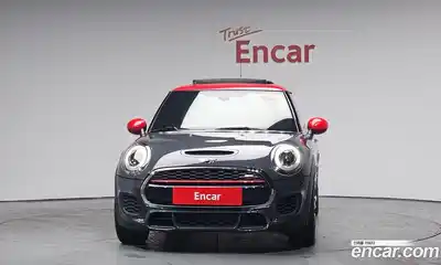 Mini Cooper 2018 2.0 Автомат в Москве № 167171, миниатюра 2