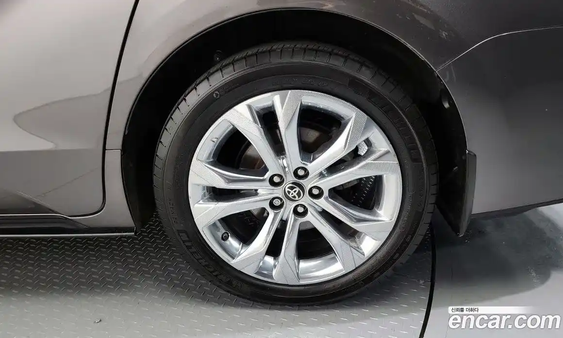 Toyota Sienna 2021 2.5 Автомат в Москве № 170206, фото 12