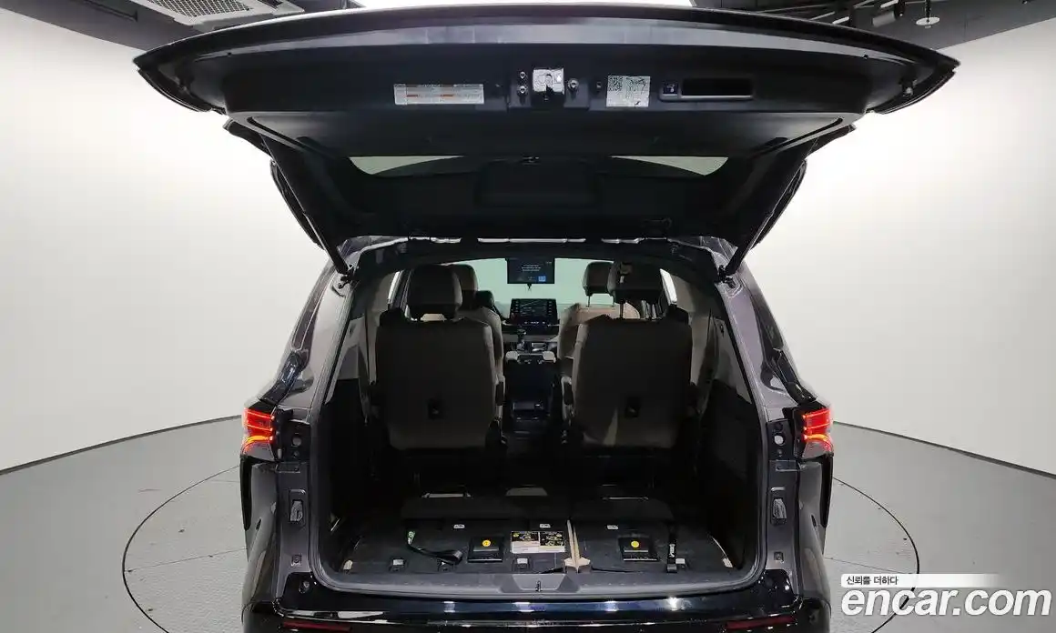 Toyota Sienna 2021 2.5 Автомат в Москве № 170206, фото 18